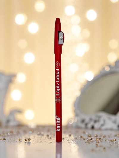 Lippenkonturenstift mit Spitzer in der Farbe Stunna Red