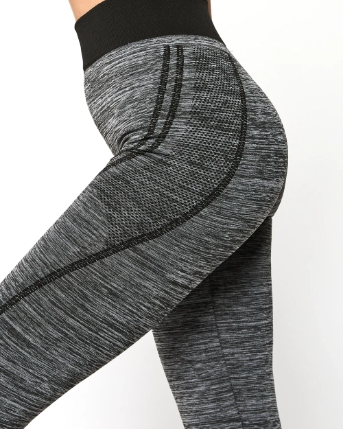 Жіночий спортивний комплект сірий з чорними вставками - Одяг