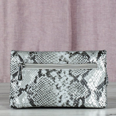 Kleine Umhängetasche an der Schulter a'la Schlangenhaut - Handtaschen 1