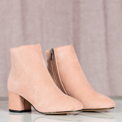 Rosa Stiefel an einem höheren Milagros-Pfosten - Schuhe 1