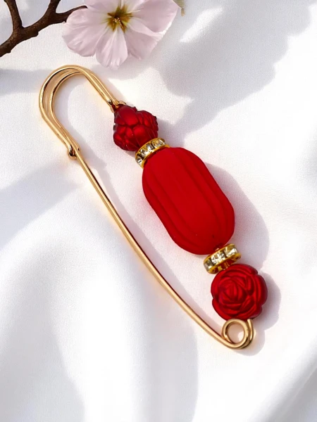 Декоративна жіноча брошка з трояндами Rose Charm