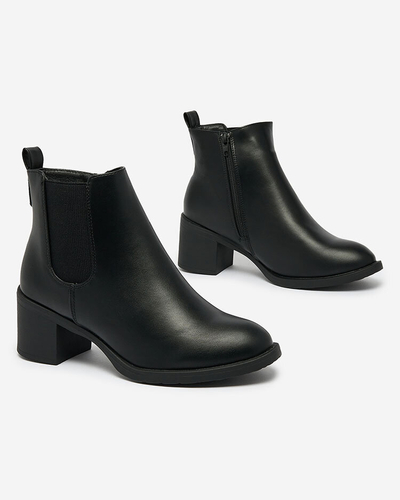 Royalfashion Schwarzer Damenstiefel auf einem Pfosten Nanhelyna