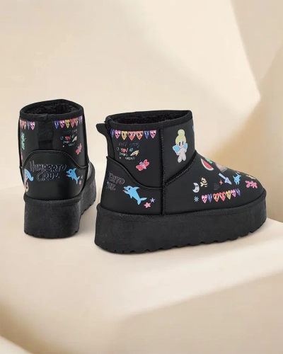Royalfashion Kurze Schneestiefel im Stil für Frauen mit Hanaga-Aufklebern