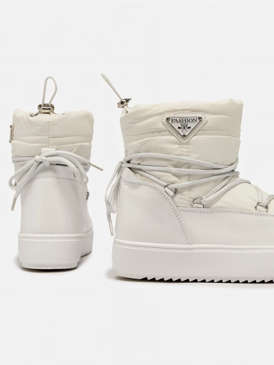 Royalfashion Damen-Schlupfstiefel a'la Schneestiefel in Weiß Vevnose