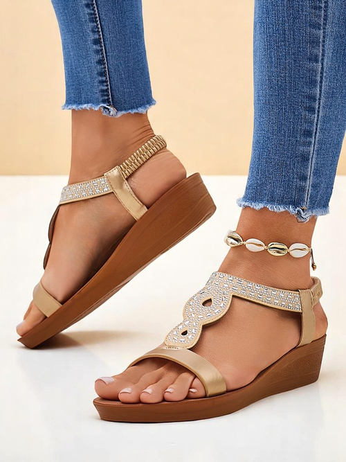 Жіночі сандалі на танкетці Aurelia Royalfashion золоті екологічна шкіра