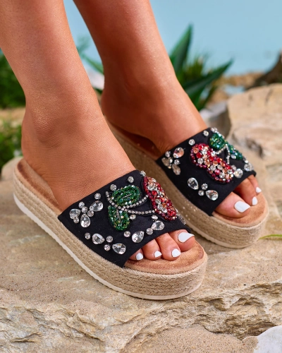 Royalfashion Чорні жіночі декоровані шльопанці на товстій підошві Avadeka