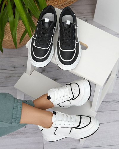 Schwarze Damen-Sneaker mit glänzenden Einsätzen Pinero - Footwear