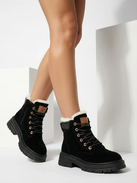 Royalfashion Damen isolierte Trapper-Stiefel in schwarz Radoras