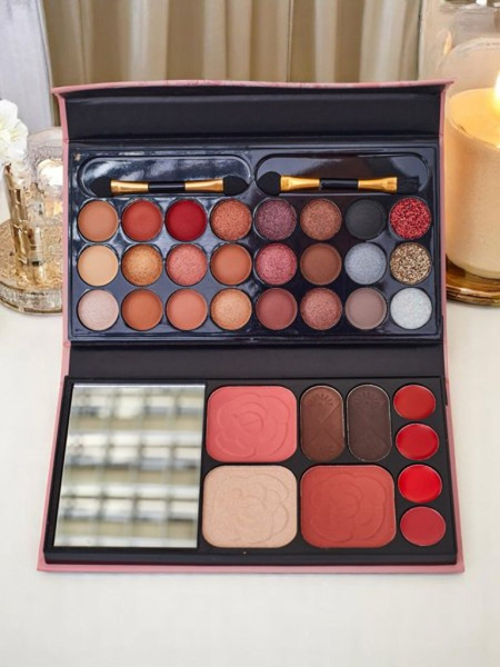 ANYLADY Kompakt-Make-up-Palette – Lidschatten, Contouring, Lippen 33 Farbtöne