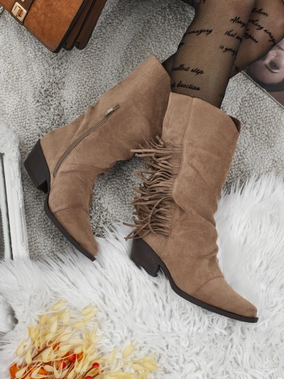 Ковбойки жіночі на підборах з китицями Selva