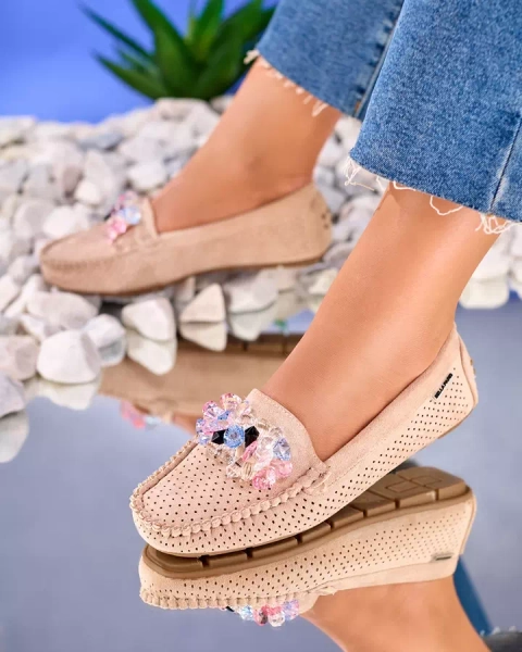 Royalfashion Ажурні світло-коричневі жіночі мокасини з декоративними кристалами Cizzas