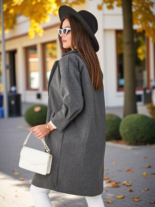 Пальто для жінок в стилі Рояльфешн. Пальто для жінок з приємного матеріалу. Модель має довгі рукава і застібку на ґудзики. Вона має підкладку. Ідеальна пропозиція на осінь! УВАГА: Точність вимірювань (+/-) 1 см. Розміри вимірюються плос