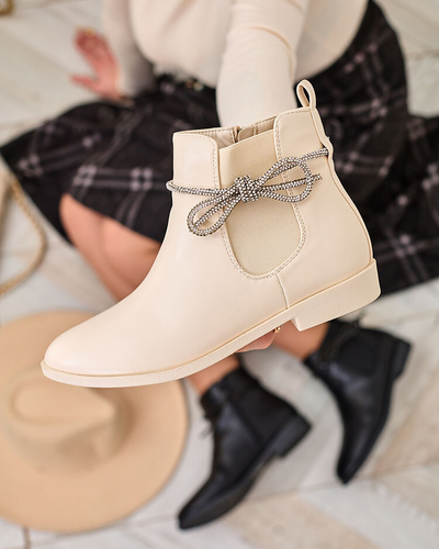 Royalfashion Creme Damenstiefel a'la sztyblety mit Zirkonen Tardere