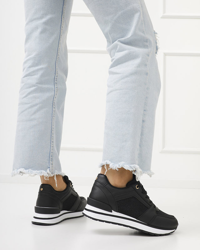 Чорні жіночі кросівки з блискітками Berilan