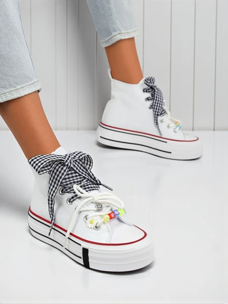 Damen Callista Bianca Sneakers – weiße, modische Flats mit dekorativen Perlen