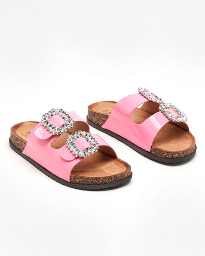 Fuchsiafarbene Damenhausschuhe mit verzierten Schließen. Olimika - Schuhe