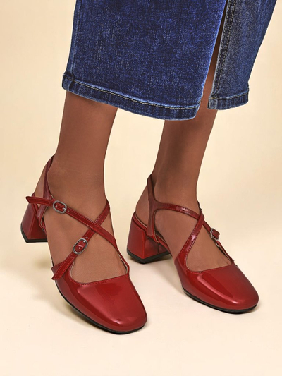 Royalfashion Damenschuhe mit niedrigem Absatz und dekorativen Riemchen Lollita