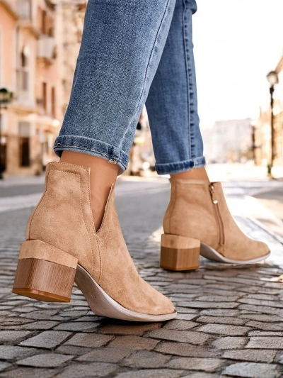 Hellbraune Damenstiefel mit Aussparungen Geransa - Footwear