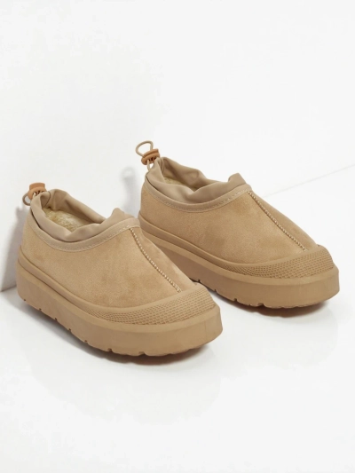 Kurze Damenstiefel a'la Schneestiefel Velisee