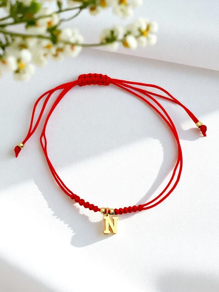 Damenarmband mit dem Buchstaben N