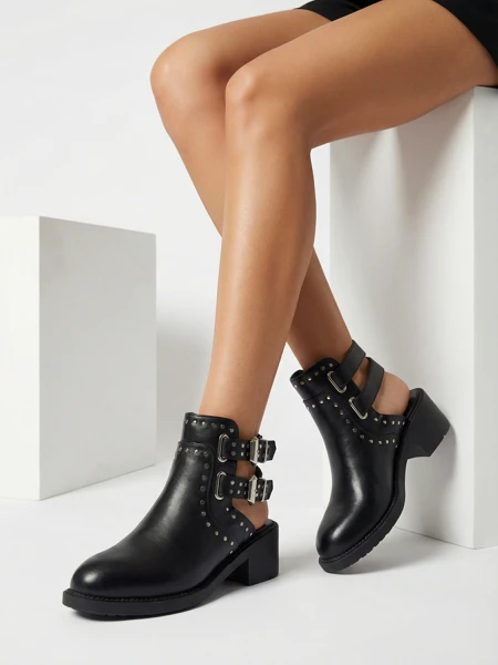 Schwarze Damenstiefel mit Ausschnitten Dlagona- Footwear