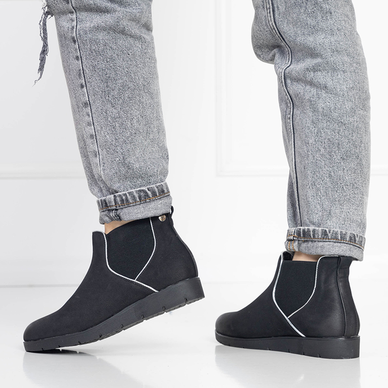 OUTLET Elegante Stiefel für Damen schwarz Zulla- Footwear