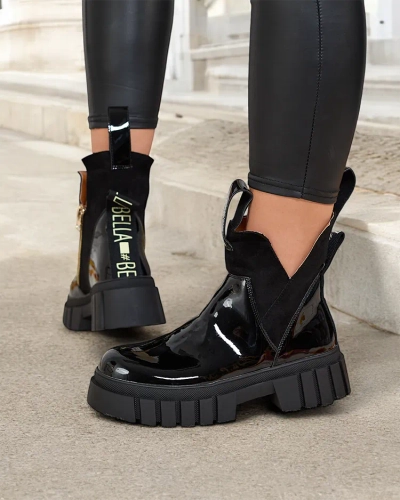 Royalfashion Schwarze isolierte Damenstiefel aus Lackleder Eratra