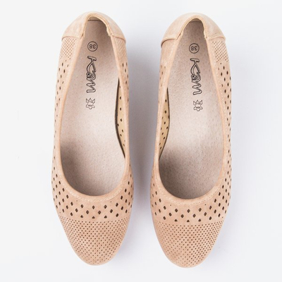 Braune Keilabsätze mit durchbrochenem Polia-Finish - Schuhe