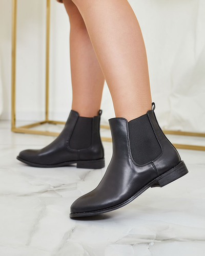 Royalfashion Schwarze Damenstiefel a'la sztyblety mit Verzierungen Ederte