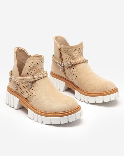 Durchbrochene beige Damenstiefel mit Versi-Dekorationen - Schuhe