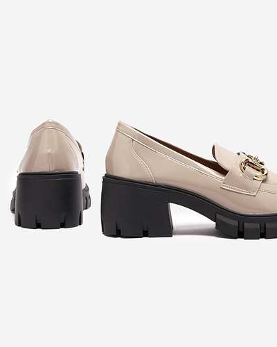 Hellbraune lackierte Damenmokassins mit Ornament Neriea - Footwear