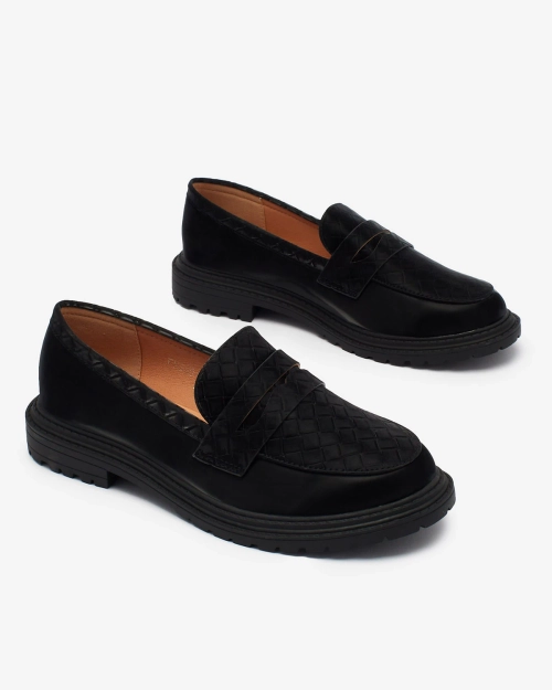 Чорні жіночі мокасини з тисненням Tewneris