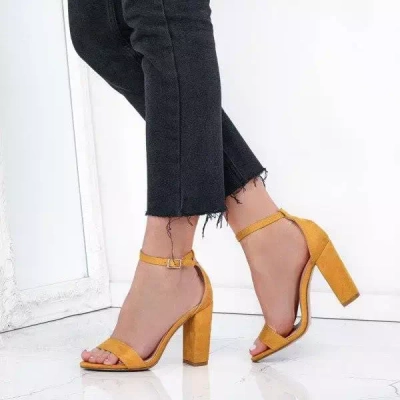 OUTLET Gelbe Sandalen auf dem Pfosten Annie - Footwear