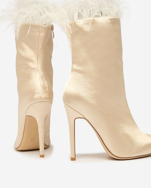 Royalfashion Бежеві жіночі чоботи з пір'я Wenelika