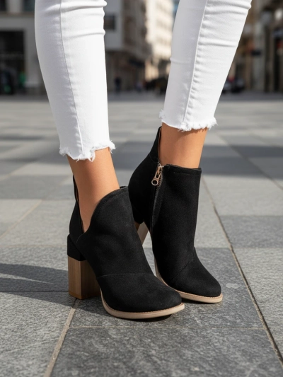 Schwarze Damenstiefel mit Ausschnitten Cintura - Schuhe