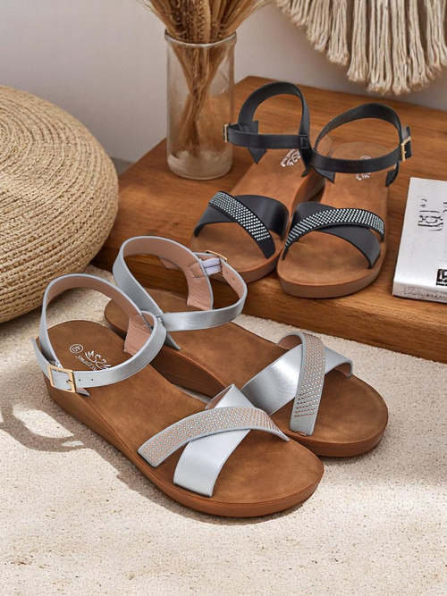 Royalfashion Жіночі босоніжки на танкетці з стразами Allona