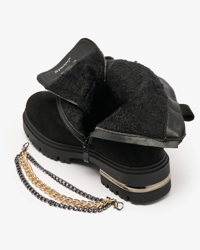 Royalfashion Schwarze Damenstiefel aus Öko-Wildleder mit Kette Azoldi