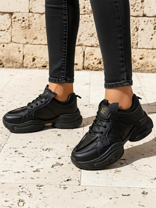 Royalfashion Жіночі спортивні кросівки на товстій підошві Quensi