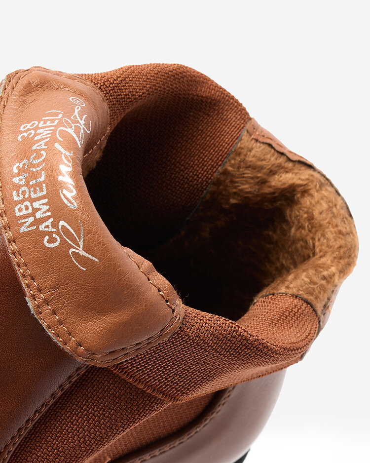 Royalfashion Schwarze Damenstiefel a'la sztyblety mit Verzierungen Ederte