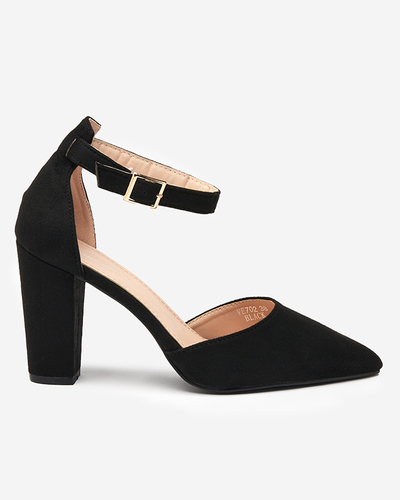 Schwarze Damensandalen auf der Kinotia-Post - Schuhe