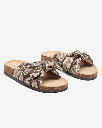 Braune Hausschuhe mit Montiana-Schleife - Schuhe