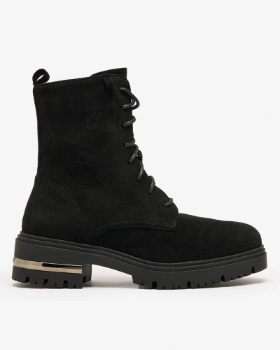 Royalfashion Schwarze Damenstiefel aus Öko-Wildleder mit Kette Azoldi