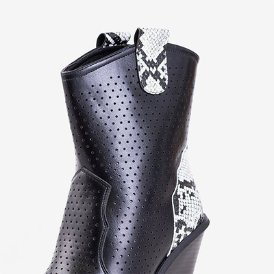 Schwarze durchbrochene Cowboystiefel mit Schlangenhautprägung Qiana - Schuhe