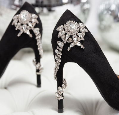 Schwarze Stilettos mit Gabriel-Ornament - Schuhe 1