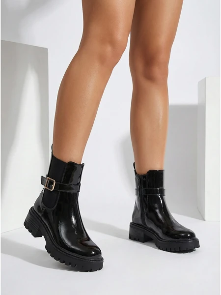 Lackierte Damenstiefeletten aus Öko-Leder Calivi