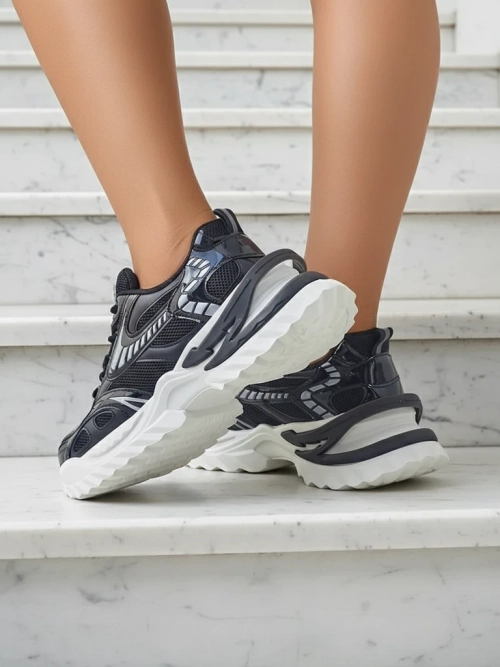 Royalfashion жіночі спортивні кросівки на більш товстій підошві Nettes