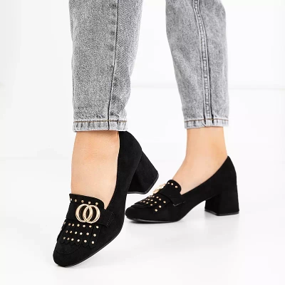 OUTLET Schwarze Pumps am Pfosten mit dekorativem Nell-Schuh-Obermaterial