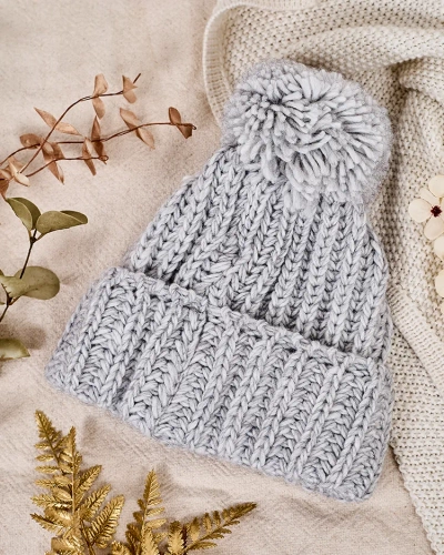 Royalfashion Damenstrickmütze mit Bommel
