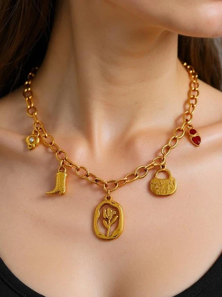 Aurelia Charis Halskette mit Boho-Anhängern