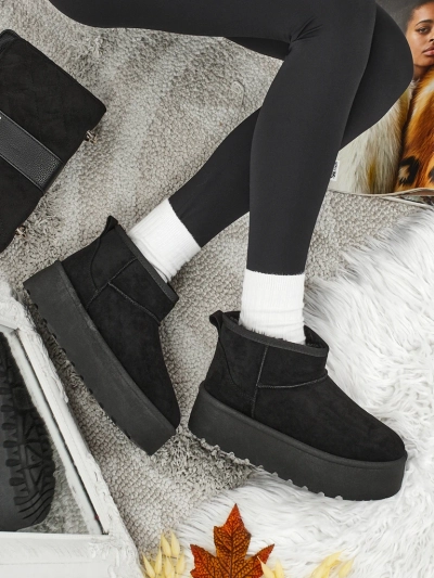 Kurze Damenstiefel a'la Schneestiefel Vespera